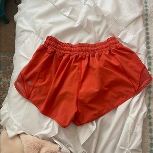 Lululemon Hotty Hot Shorts 2.5” Poppy Coral